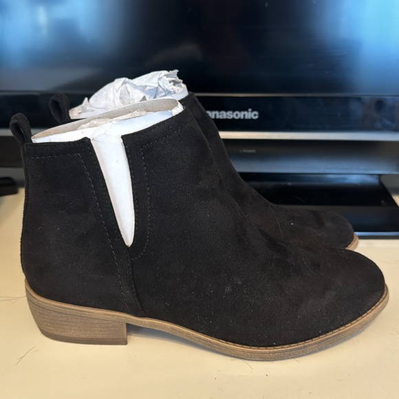 Black juicy couture healed booties - Picture 3 of 3